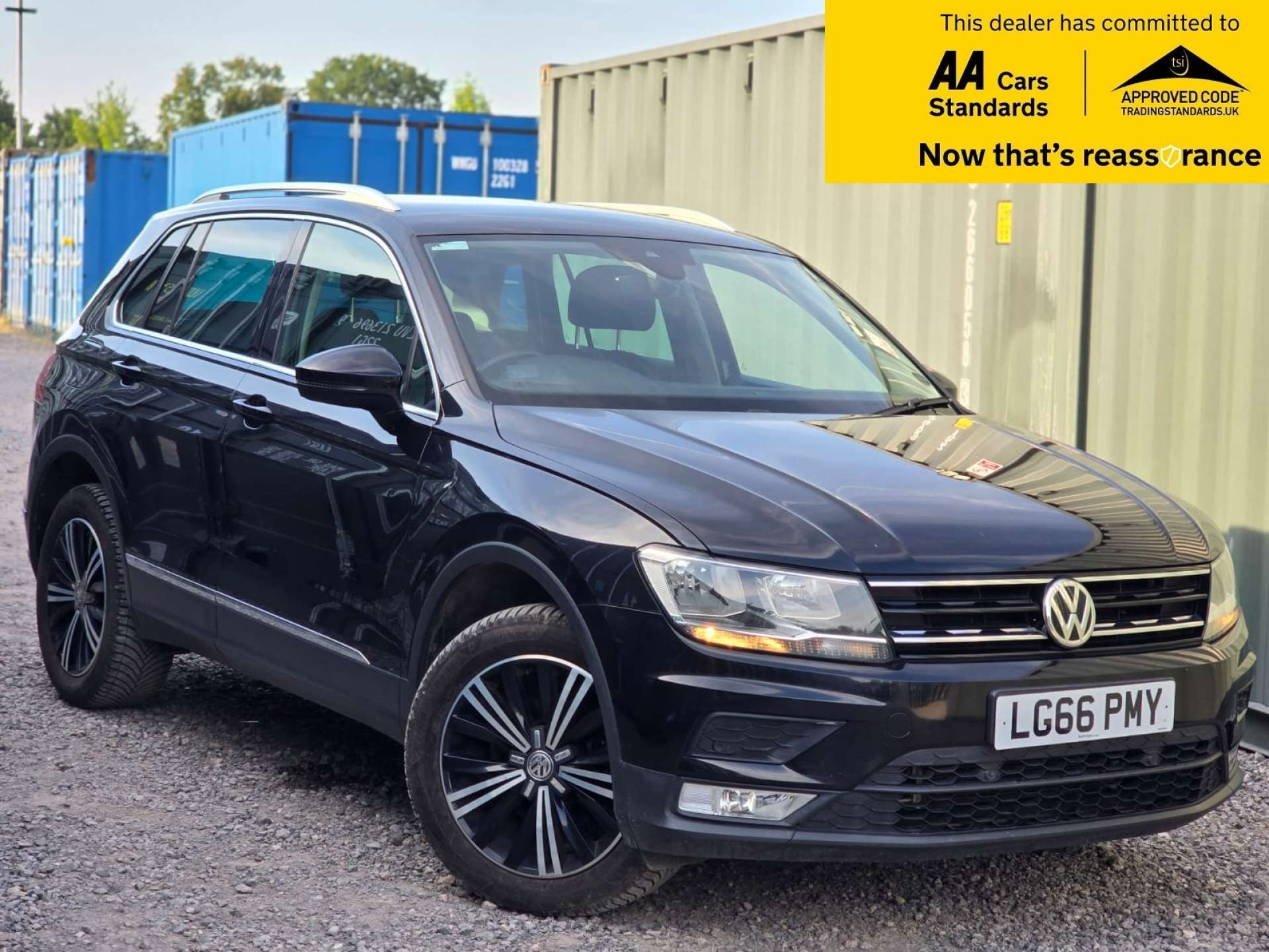 2016 Volkswagen TIGUAN SUV